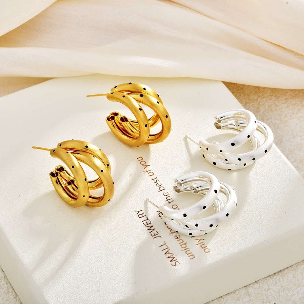 1 Pair Light Luxury Brushed Finish Hoop Earrings Black Polka Dots Metal Look Statement Earrings Pierced Stud Hollow Hoop Circular Ear Rings Women’s Fashion