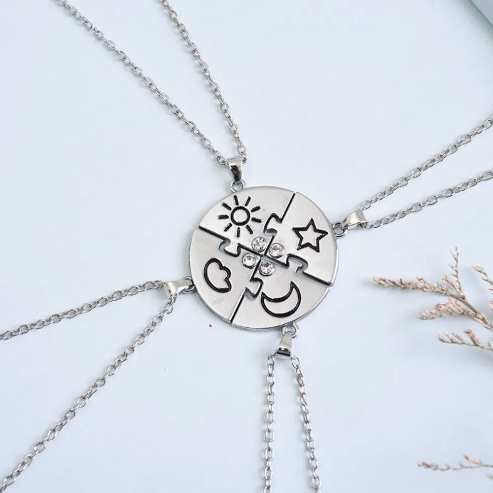4pcs/set Creative Best Friends Forever Necklace Jewelry Set Colorful Jigsaw BFF Necklace Necklace Combination Splicing Sun Moon Cloud Star Necklace Gift