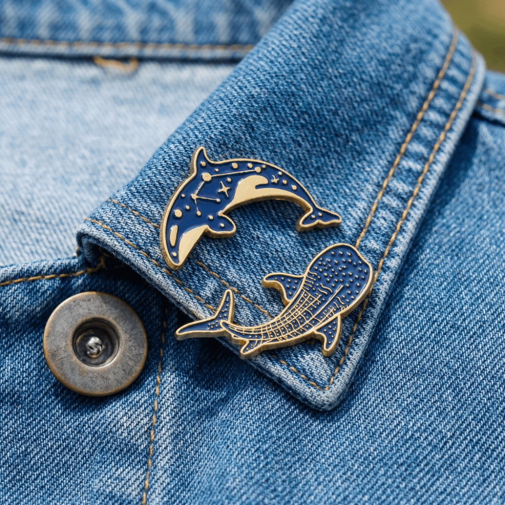 2 pcs Cute Light Whale Dolphin Brooch Vintage Animal Whale Dolphin Badge Clothes Decoration Fish Shaped Metal Badge Male