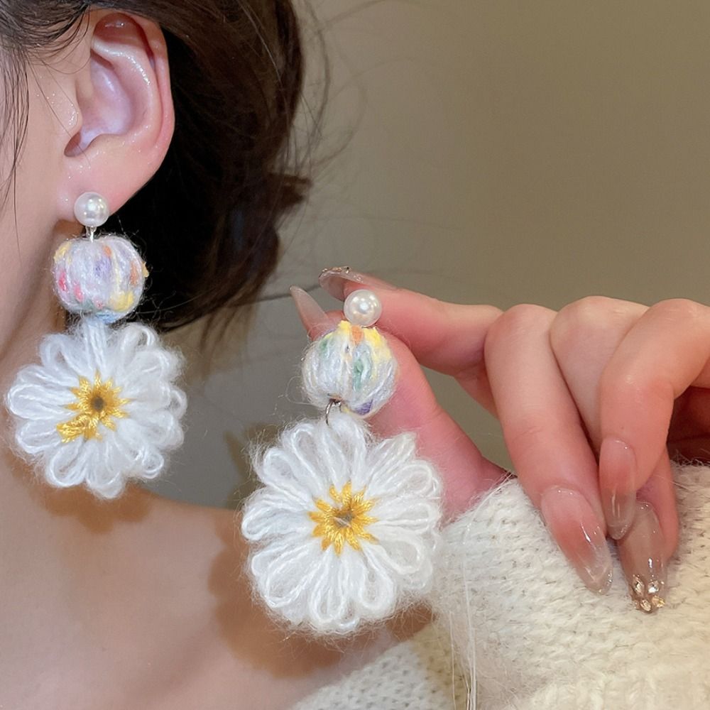 Trendy Sweet Daisy Flower Earrings Temperament Cute Flower Crochet Earrings Elegant Vintage Bohemia Dangle Earrings Girls