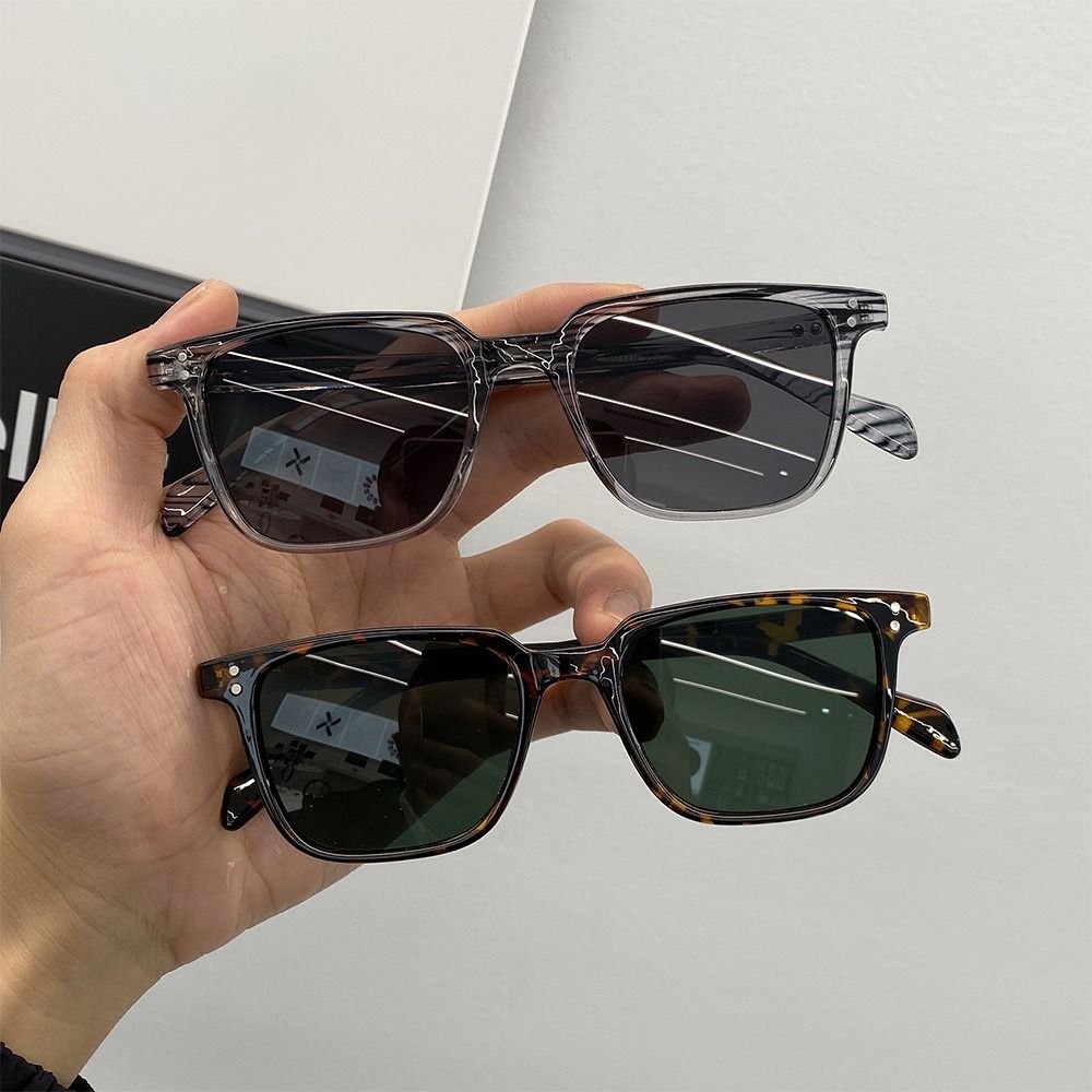 Fashion Vintage Square Sunglasses Lightweight Small Korean Sun Glasses Unisex Leopard Frame Shades for Travel and Daily Wear