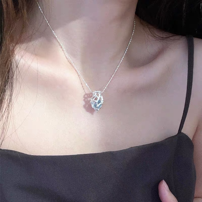 【New Arrivals】quality】Heart Blue Aquamarine Necklace All-match Niche Elegant Blue Crystal Clavicle Chain
