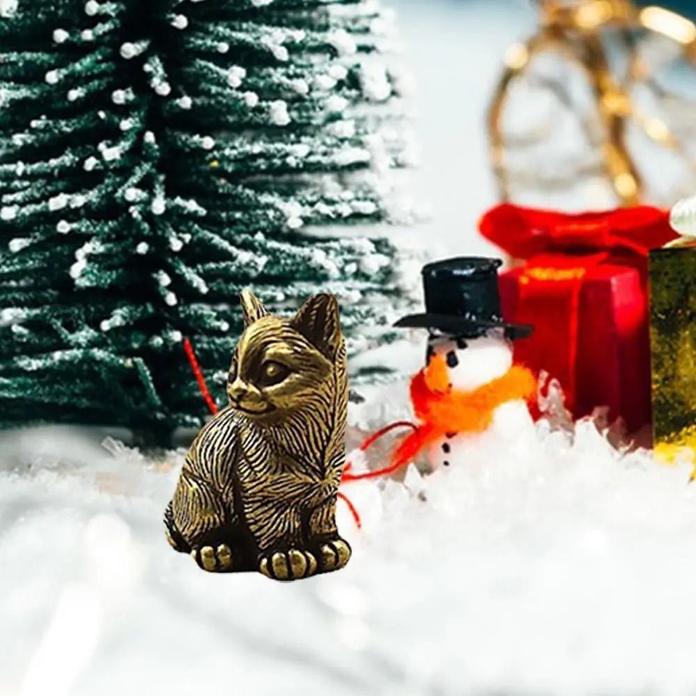 Miniatures Small Cat Metal Statue Cute Retro Animal Figurines Simulated Creative Model Sculpture Home