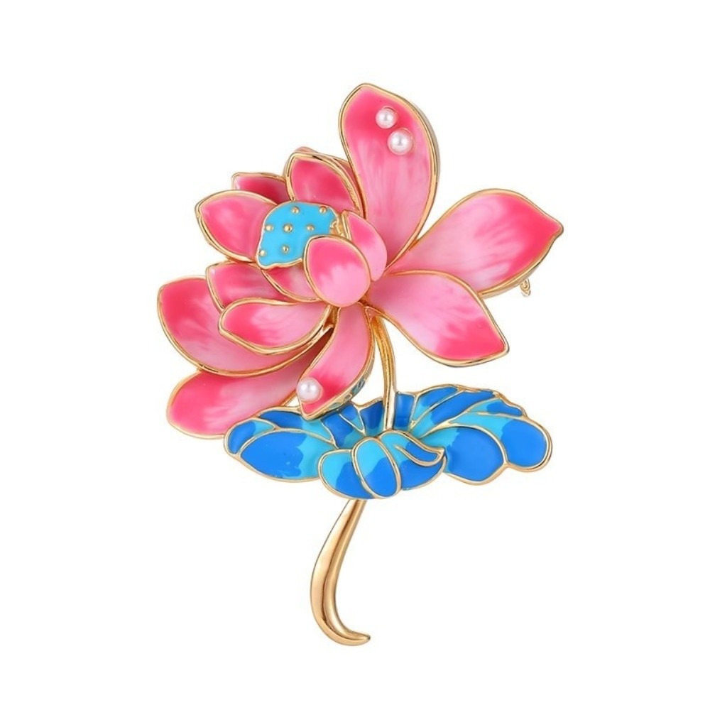 New Vintage Lotus Brooch for Women Elegant Advanced Flower Enamel Brooches Metal Pearl Design Suit Brooch Cloth Accessories