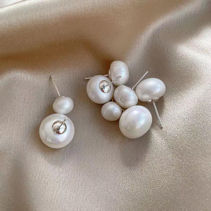 【New Arrivals】S925 Silver Needle French Flat Bread Pearl Earrings Women's Retro Light Luxury Elegant Earrings Simple Joker Small Earrings