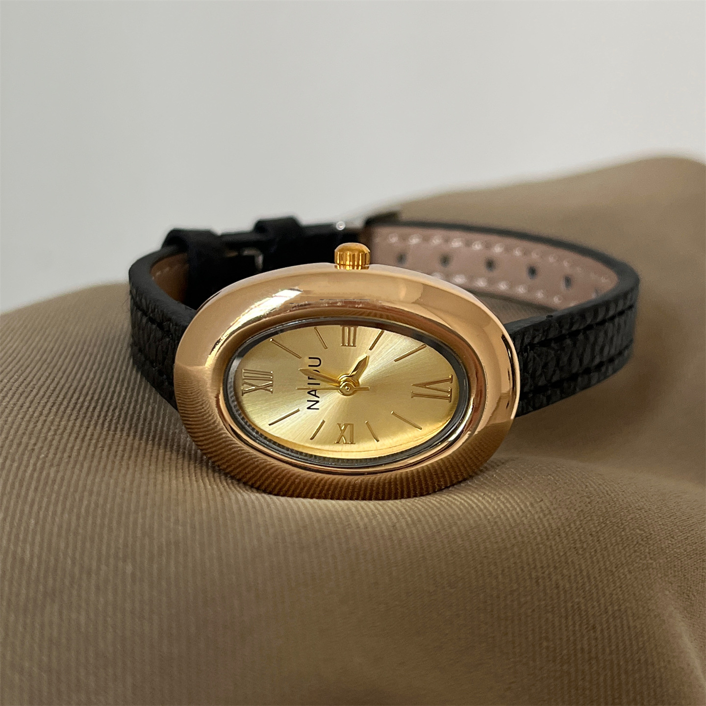 【New arrival】Southeast Asia's Bestselling Hot Selling Bathtub Series Women's Exquisite Elegance Ladies Oval Small Gold Quartz Watch