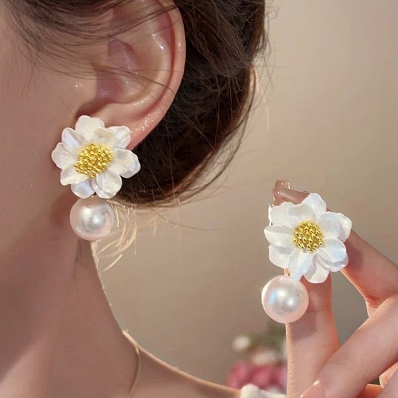 Sweet Girl Delicate Elegant Pearl Flower Earrings Women New Jewelry Fashion Accessories