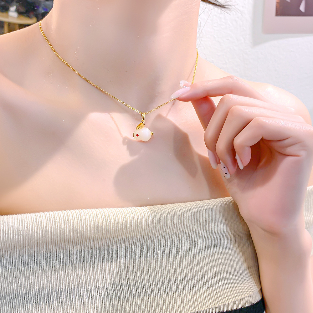 【New Arrivals】Flower Imitation Hetian Jade Bunny Pendant Necklace Light Luxury Niche Design Sense Clavicle Chain Retro Elegant Neck Chain for Women