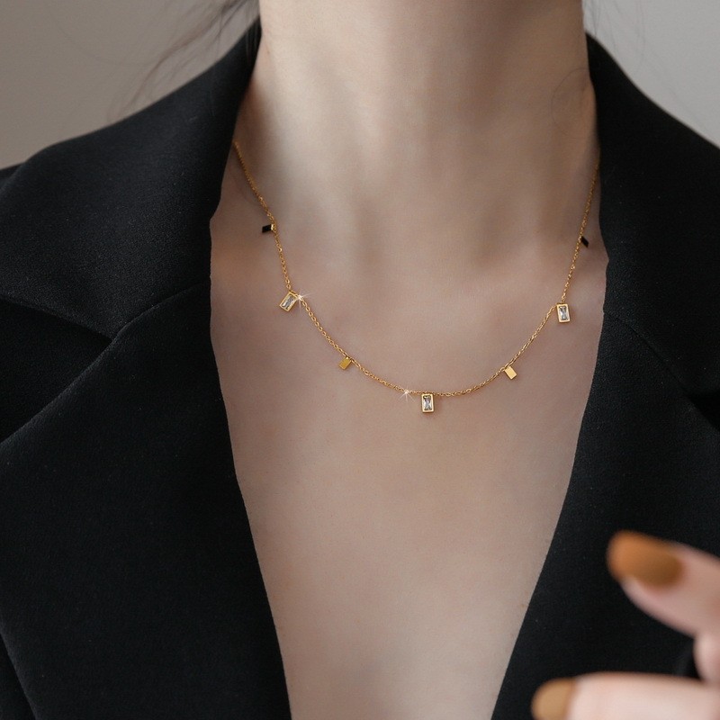 Luxury Titanium Steel Square Crystal Necklace Female Clavicle Chain Not Fade Simple Jewelry Accessories Gifts