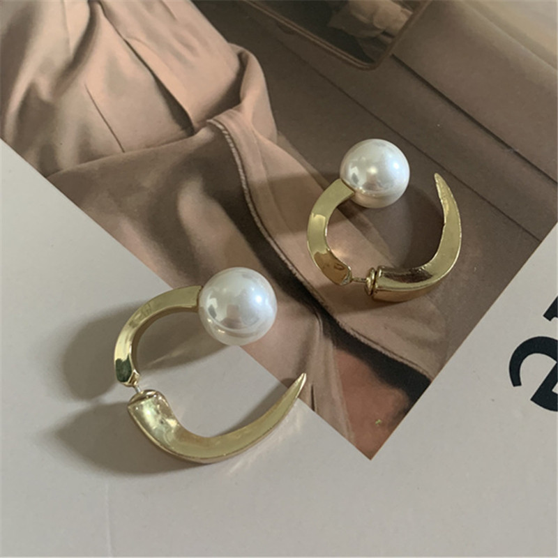 【Exclusive Discount】2023 New Design gold column metal wire tip, ox horn twisted metal, pearl earrings for female girls