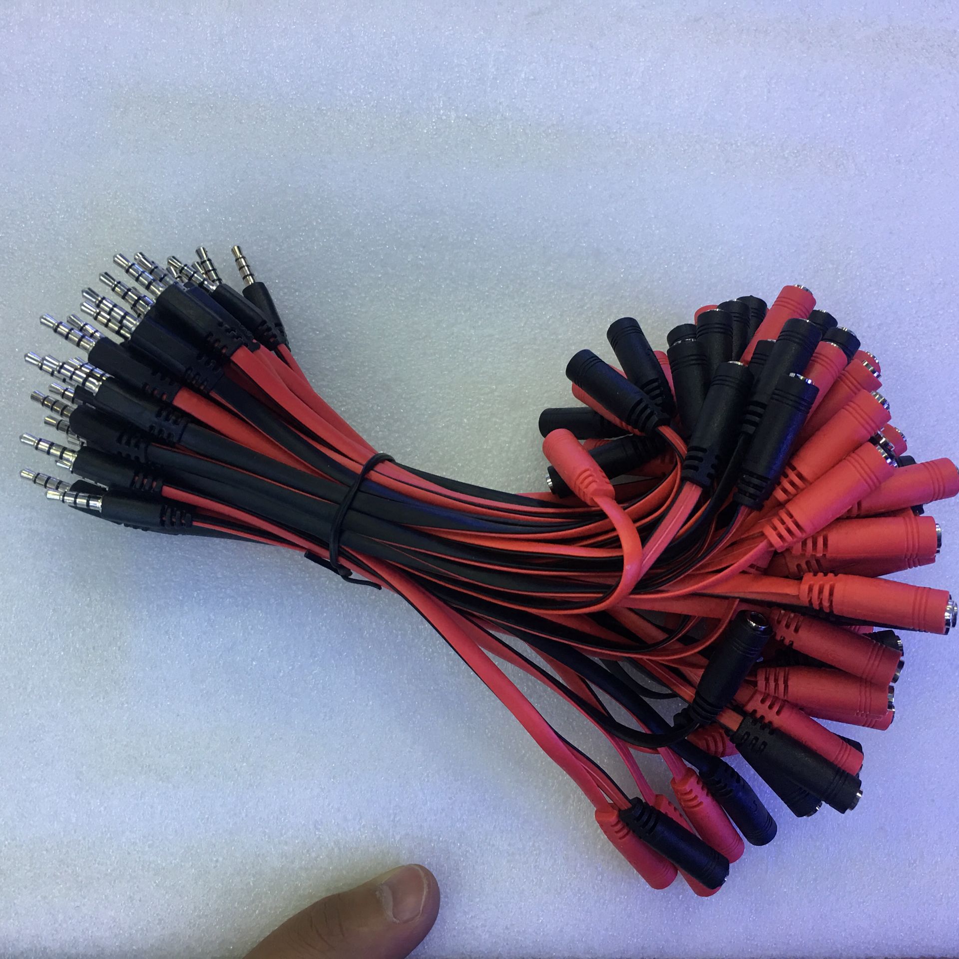【Whoever uses it, who praises it】Mobile phone headset 1-2 split-line converter connected to computer audio headset microphone 2-in -1 adapter 1 point 2