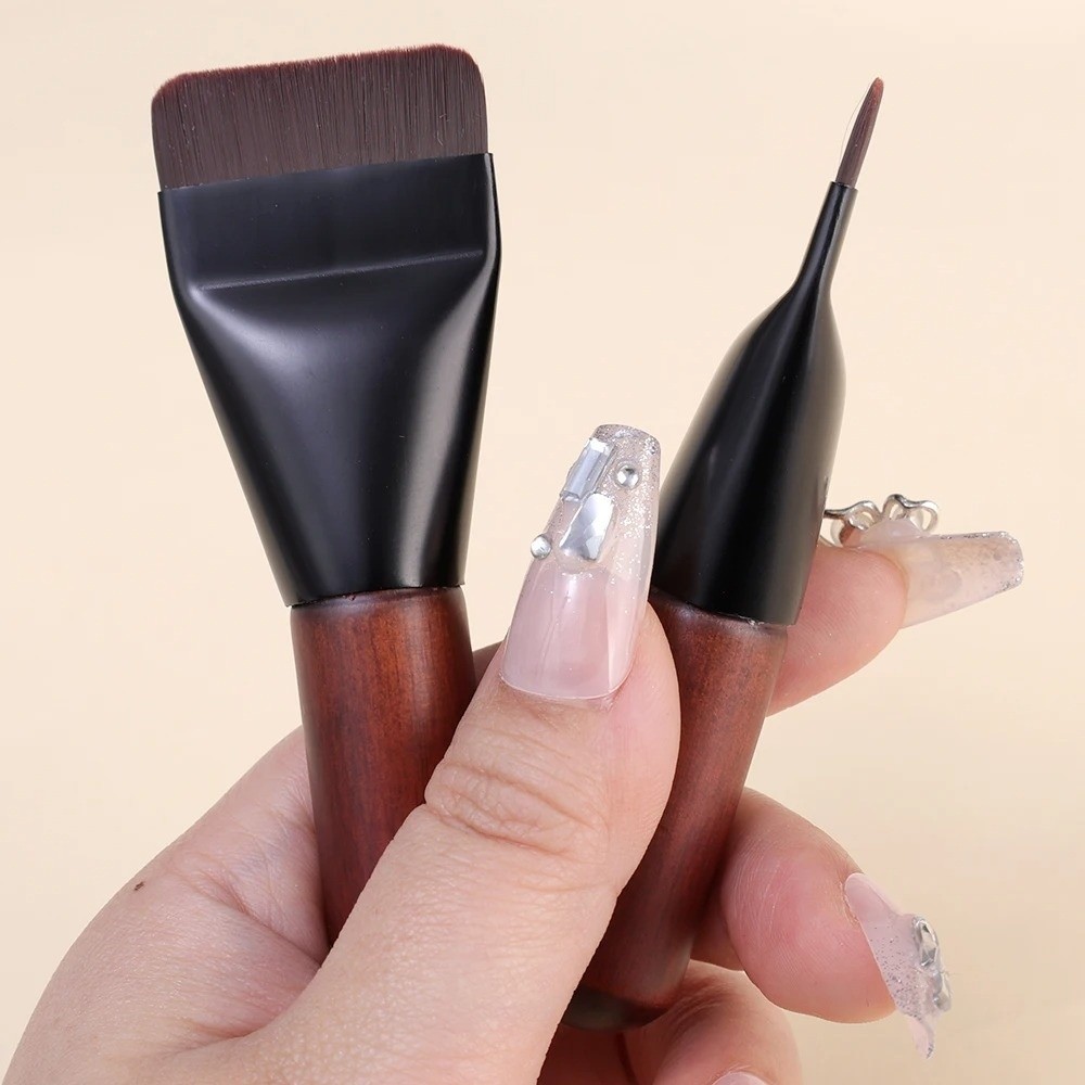 Lightweight Creative Mini Foundation Brush Soft Bristle Ultra-Thin Flat Top Foundation Brush Portable Simple Makeup Brush for Makeup Artists
