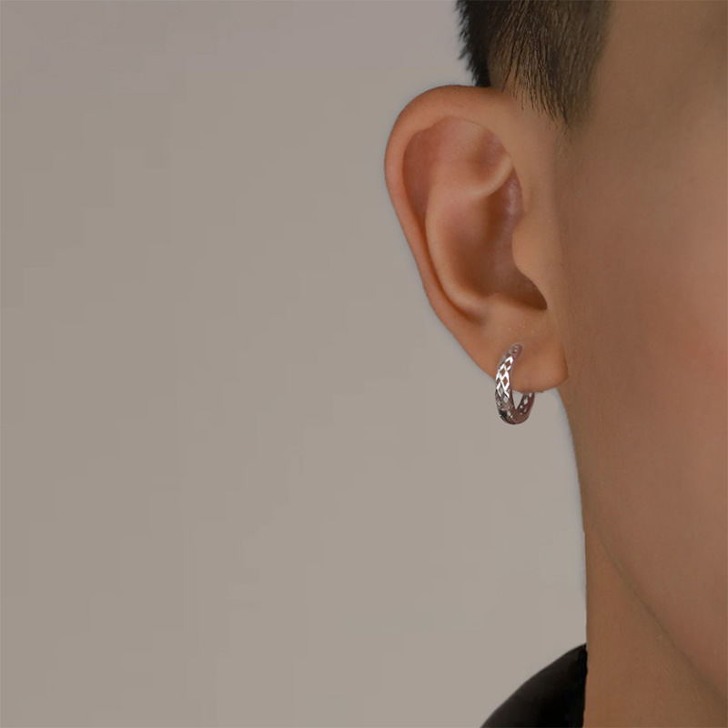 【Fresh Net Buckle Men's Hollow Earrings American Style Retro Silver Needle Simple Ear Ring Single