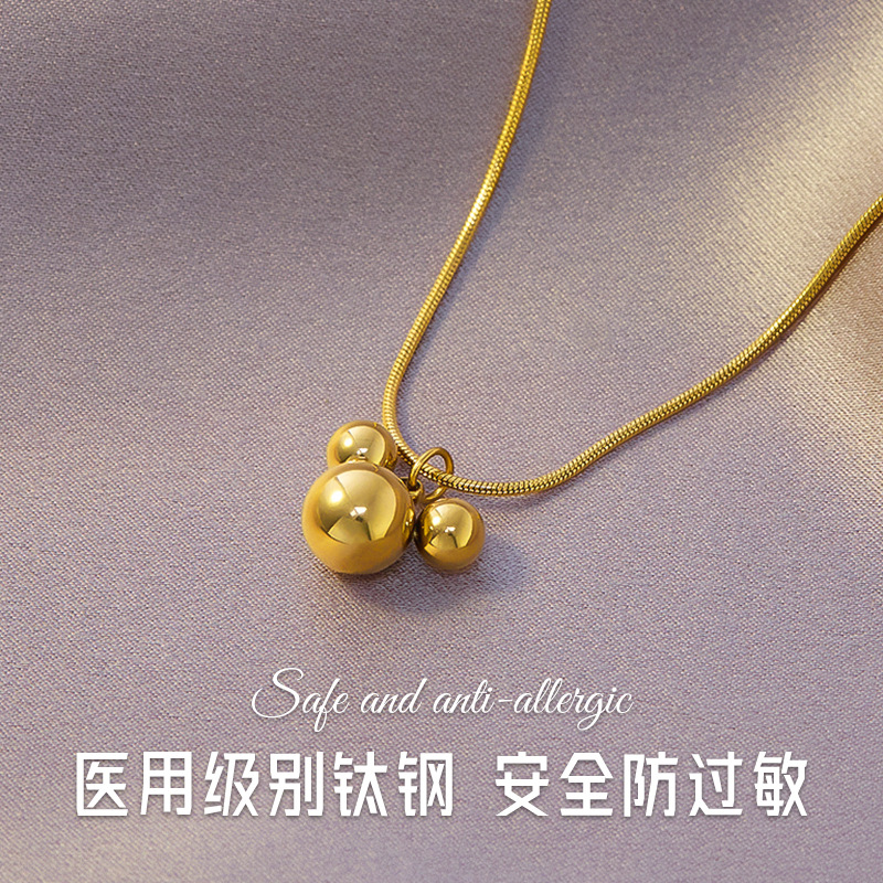 【New Arrivals】Sweet Refreshing Small Red Heart Titanium Steel Necklace Women's Ins Style Light Luxury Niche 18K Gold Plating All-match Collarbone Chain