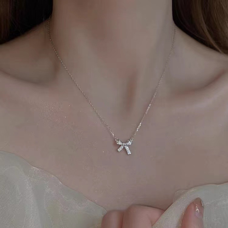【Quality Silver Necklace Women's Light Luxury Niche Zircon Full Diamond Design Sense Summer 2022 New Fashion Lock