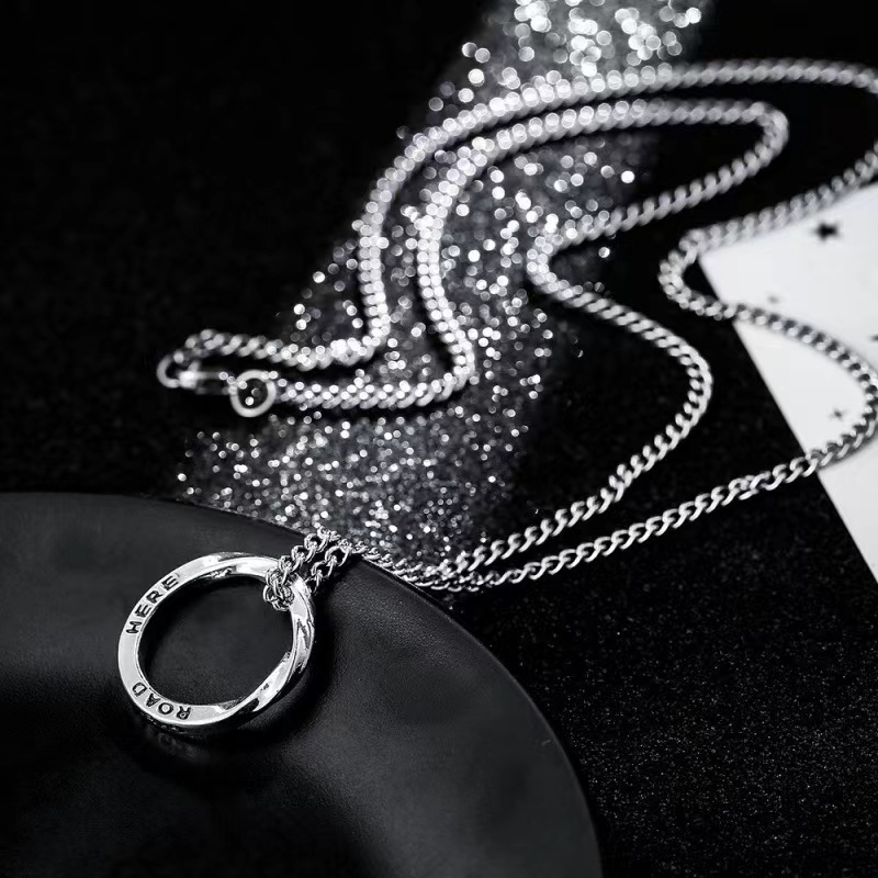 【New Arrivals】Mobius Necklace Men's Trendy All-match Design Sense Senior Niche Boys Necklace Summer T-shirt Pendant Jewelry