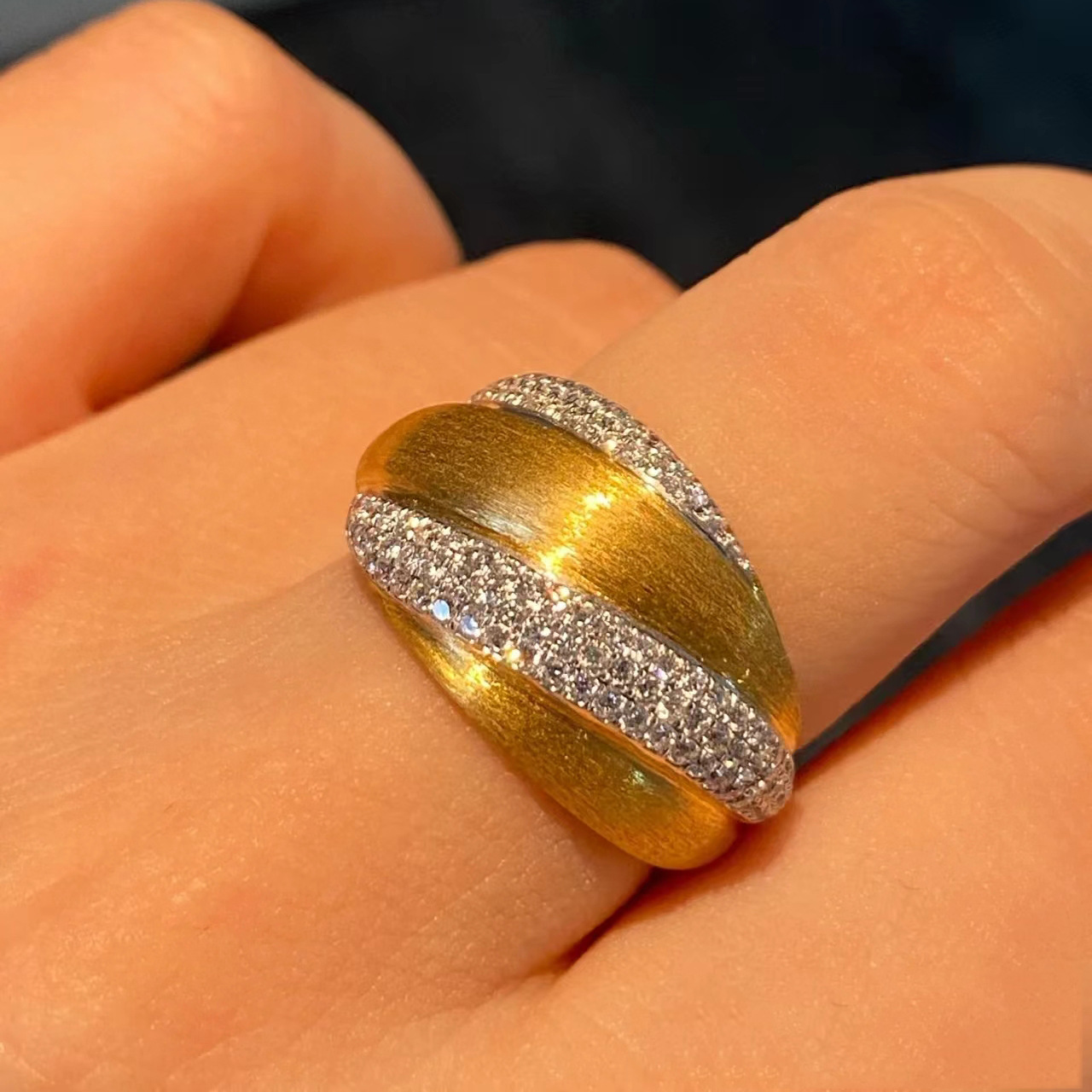 【Fresh designs】Italian Brati Textured Carved Gold Brushed Wide Face Large Retro Elegant Mary Jane