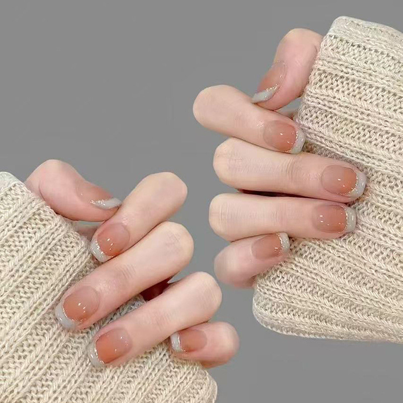 24Pcs Short Gradient Fake Nails with Glue DIY Art Design False Nails Wearable Nails Stylish Pattern Artificial Nails