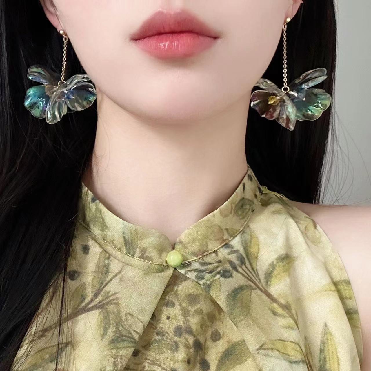 【Quality certifications】"Flower Sea Dream" Original Asymmetric Flower Earrings Mosquito Ear Clip without Ear Female Exaggerated Earrings