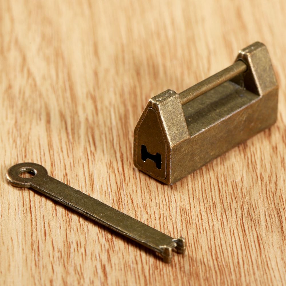 1Pc Metal Mini Box Buckle Handle for Wooden Box Household Decoration with Key Drawer Hasp Door Locks Boxes Lock Padlock