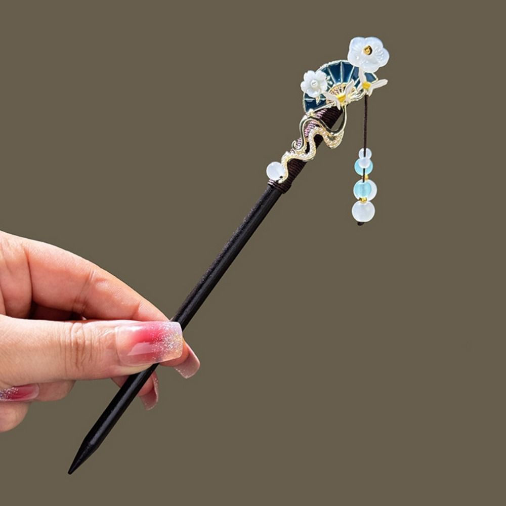 Elegant Chinese Style Flower Hair Sticks Handmade Vintage Hair Chinese Tassel Wooden Hair Forks Hanfu Hair Bun Photograph