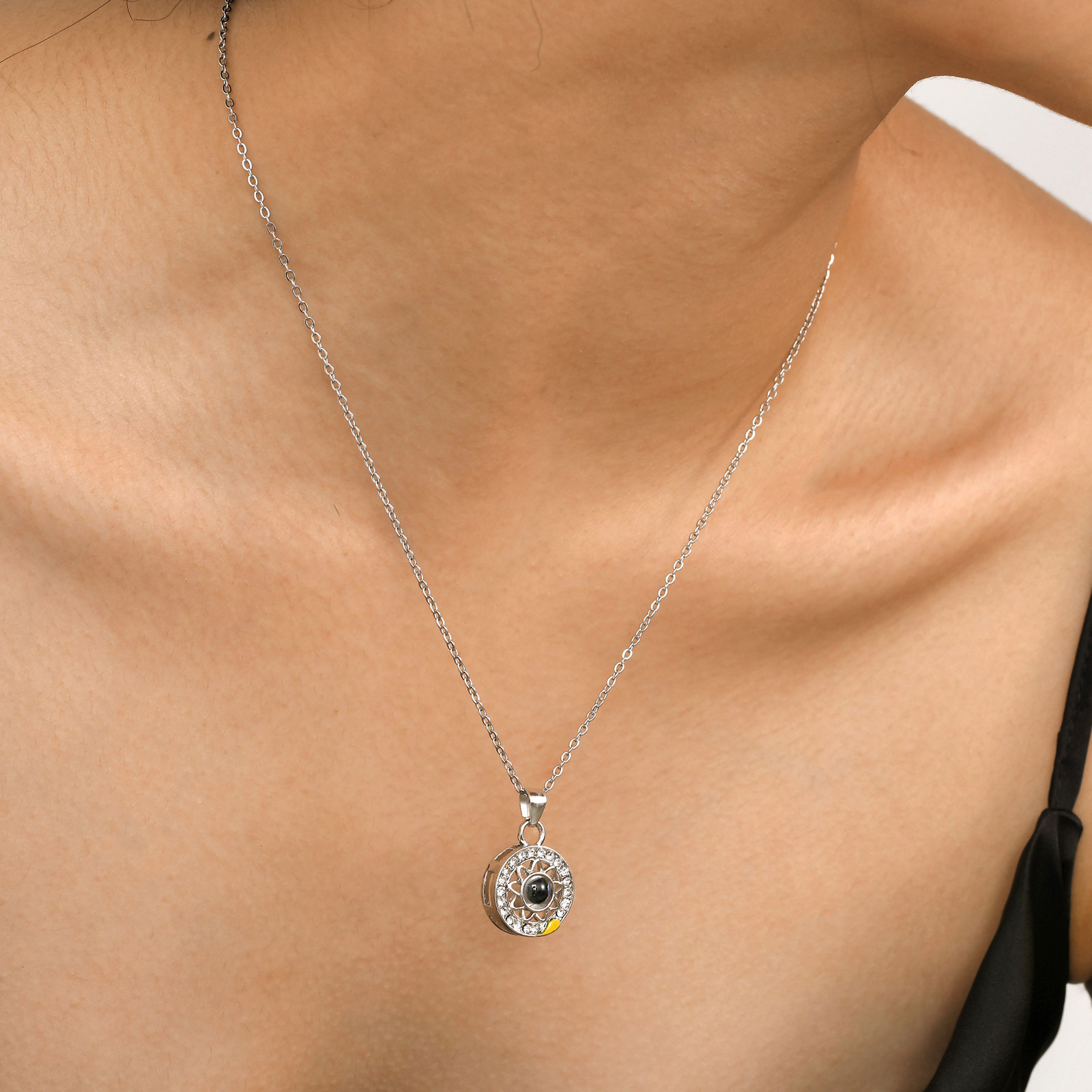 Yuanyan Mprainbow Moon Star Couple Necklaces,1set/2pcs Hollow Metal Sun Flower Pendants, Special Valentine's Day Gift