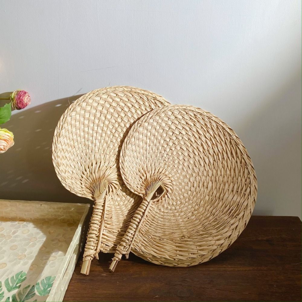 Hand Cranked Fan Anti-Mosquito Hand-woven Palm-Leaf Fan Portable Lightweight Handmade Woven Straw Fans Durable Natural Decorative Handheld Fans Home Decoration