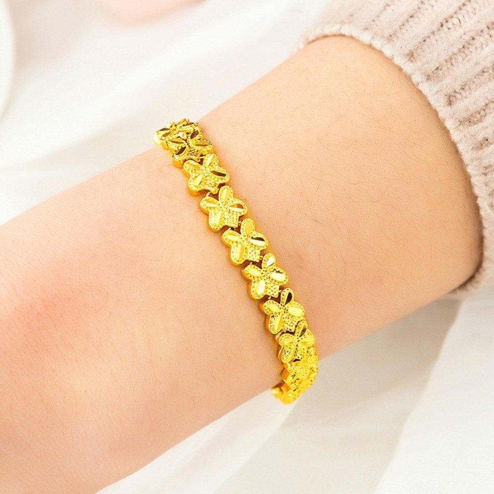 Vintage Love Heart Bracelet Alloy Ornaments Hollow Bracelet Wrist Adornment Hand Chain Chinese Style Bangles Daily