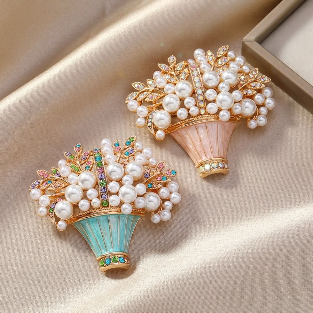 Fashion Luxury Pearl Pot Flowers Brooches Rhinestone Charming Flower Basket Pins Gifts Beautiful Brooch Pins For Women Girls