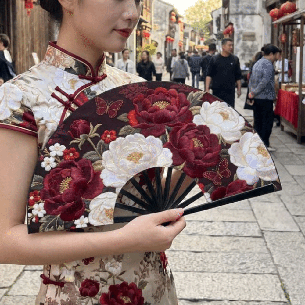 Retro Style Peacock Tail Pattern Chinese Folding Fan Elegant Vintage Flowers Handheld Fan Multi-Color Plastic Silk Folding Fan Hanfu Cheongsam