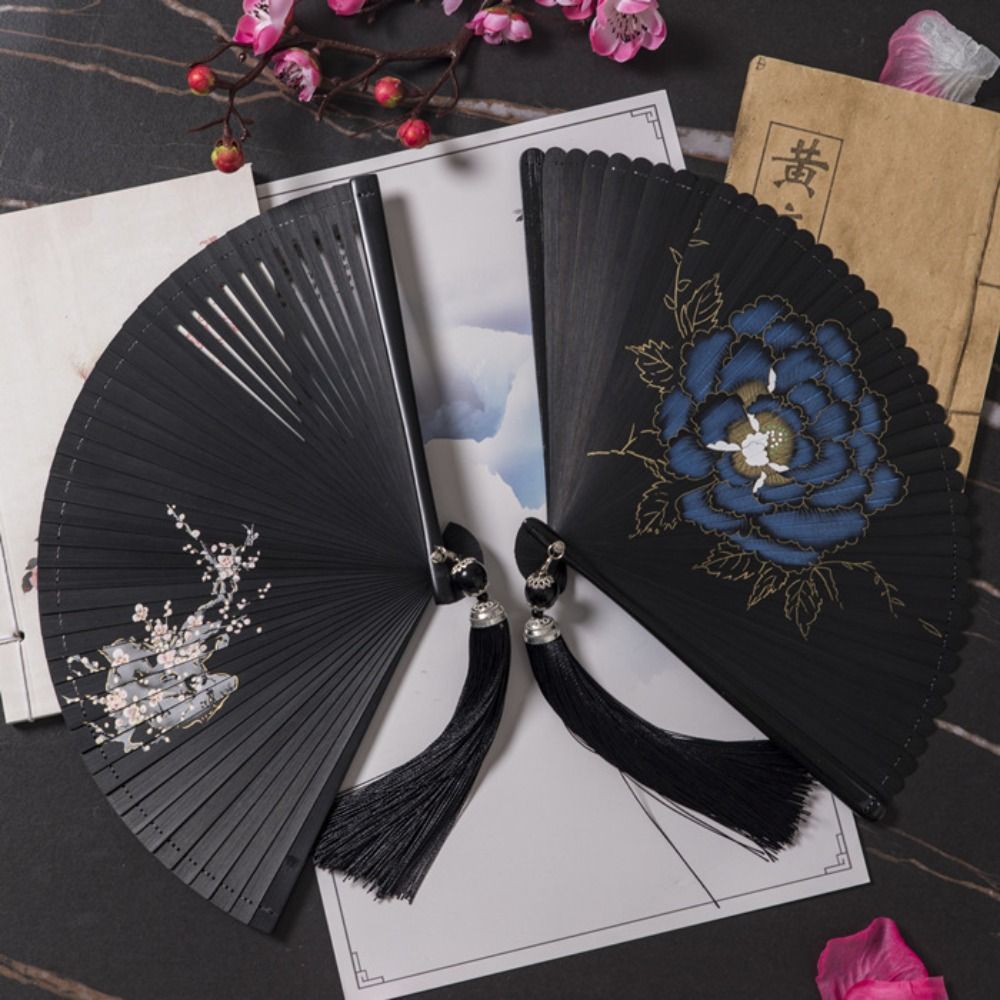 Fashion Chinese Style Solid Color Bamboo Fan Exquisite Retro Tassel Folding Fan Portable Classical Kimono Fan Hanfu Accessories