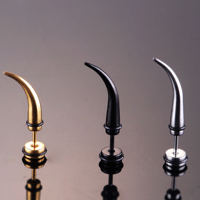 【Special offer】Quan Zhilong Duan Yien Stainless Steel Earrings Rock Street Trendy Men's Titanium Steel Pointed Corner Earrings