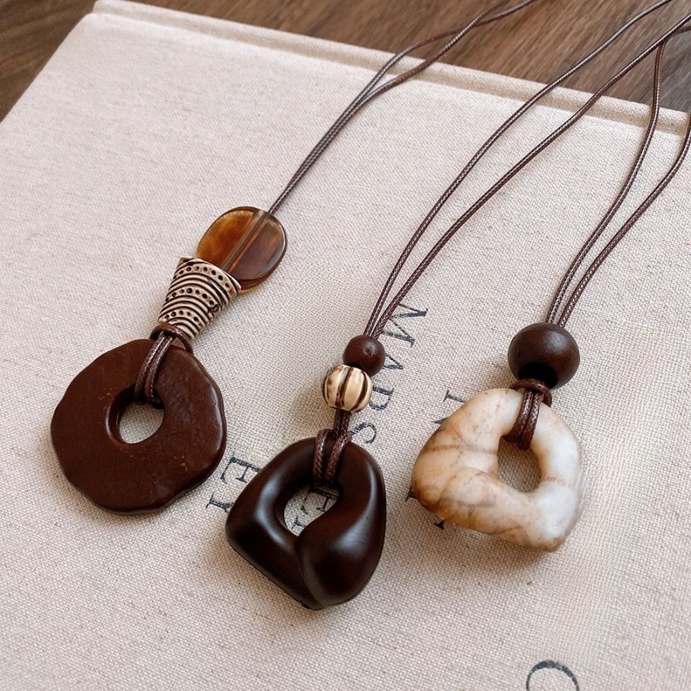 New Ethnic Wind Vintage Pendent Necklace Irregular Geometric Wooden Beads Cotton and Linen Accessories Long Necklace Korean Sweater Chain Jewelry for Women Men