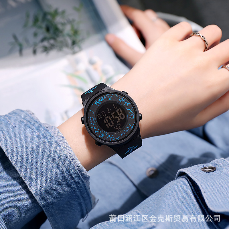 【Very good-looking】Swimming Watch for Beginners - Trending Product for High School Students (Boys & Girls). Stylish and Simple Design, Water-Resistant, Night Light, Multifunctional Alarm Clock.