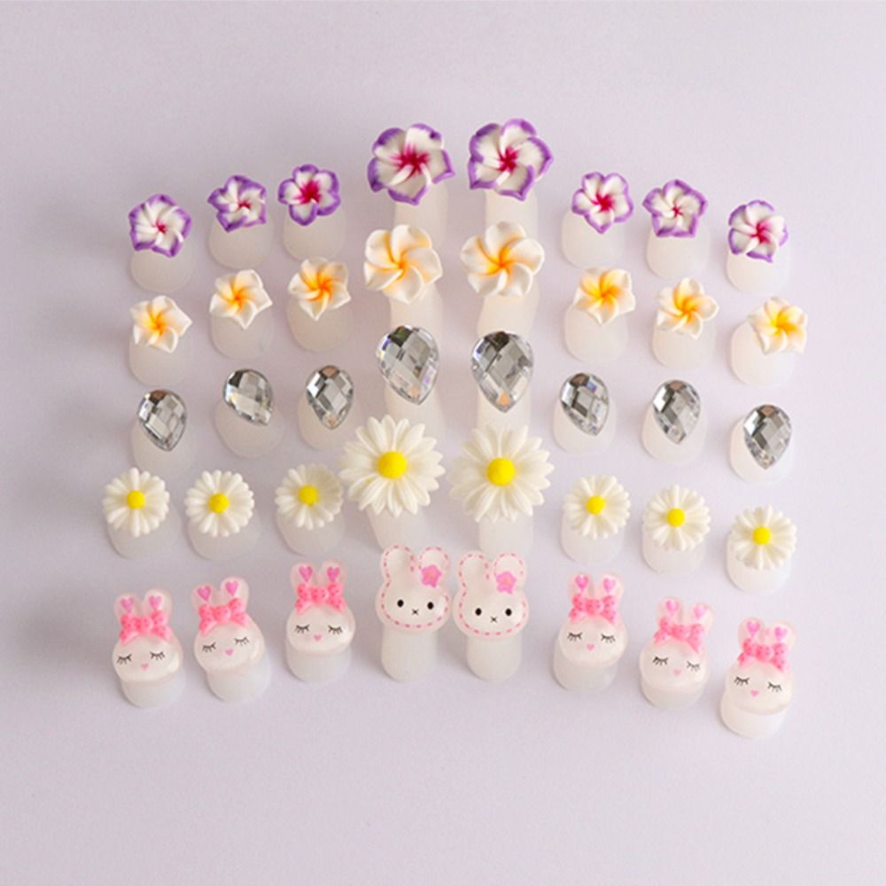 Cute Daisy Flower Soft Silicone Manicure Pedicure Care Toe Separator Nail Art Tool Foot Finger Divider
