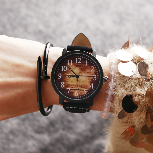 【New Trend】ULZZANG Fashion Soft Girl Exam Watch for Women - Retro Korean Trend, Popular for Both Men and Women, Large Dial Design