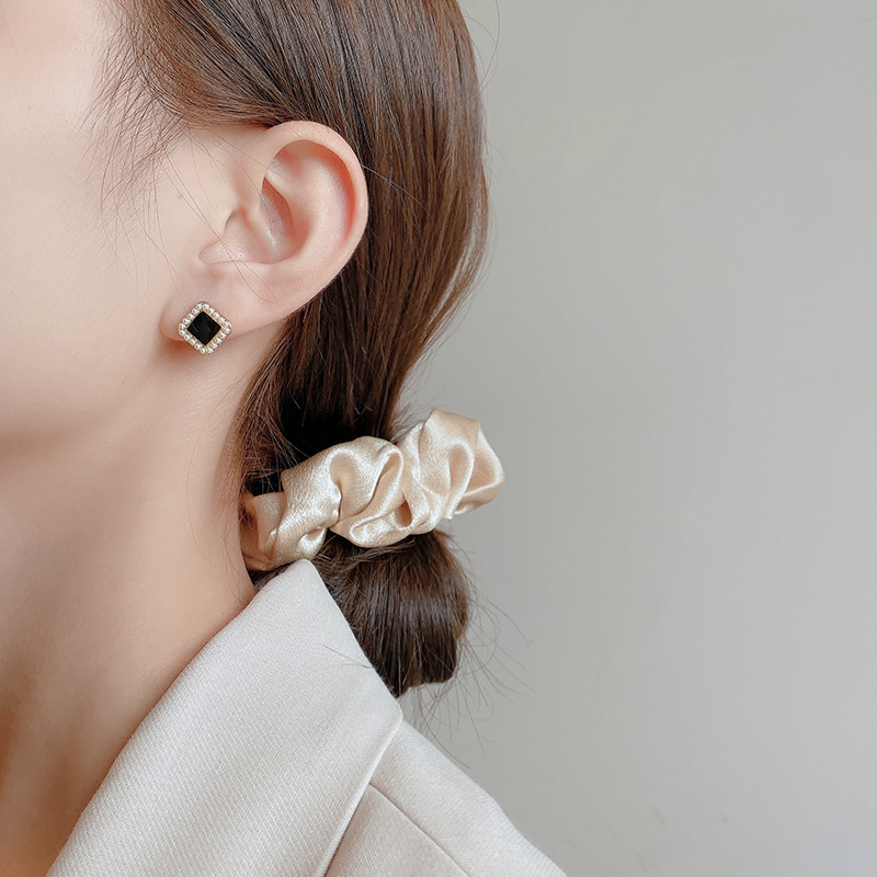 【New Arrivals】Pearl Black Square Earrings Women's Korean Style Distinctive Small Ring Elegant All-match Fashion Earrings Trendy Earrings