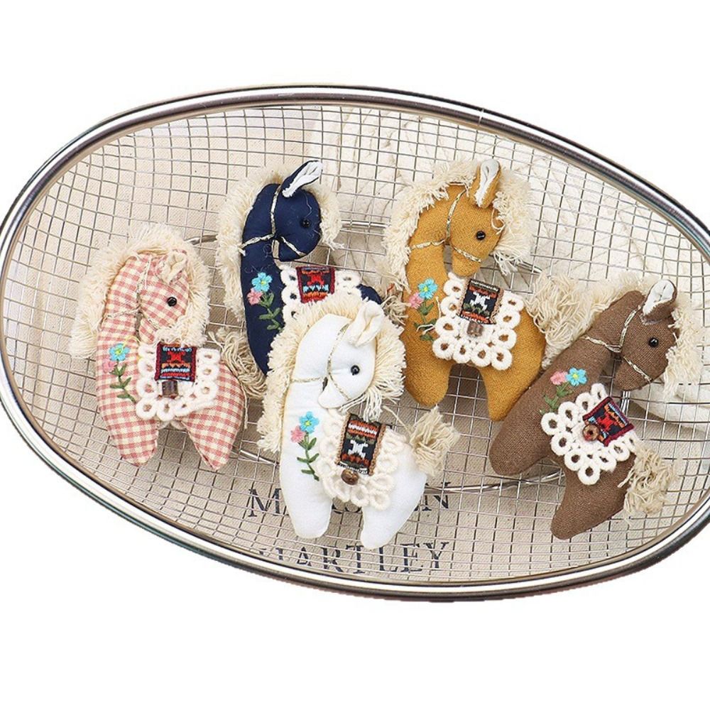 Fashion Embroidery Horses Brooch Fabric Plaid Pony Brooch Filling Cotton Lovely Zodiac Animal Pins For Apparel