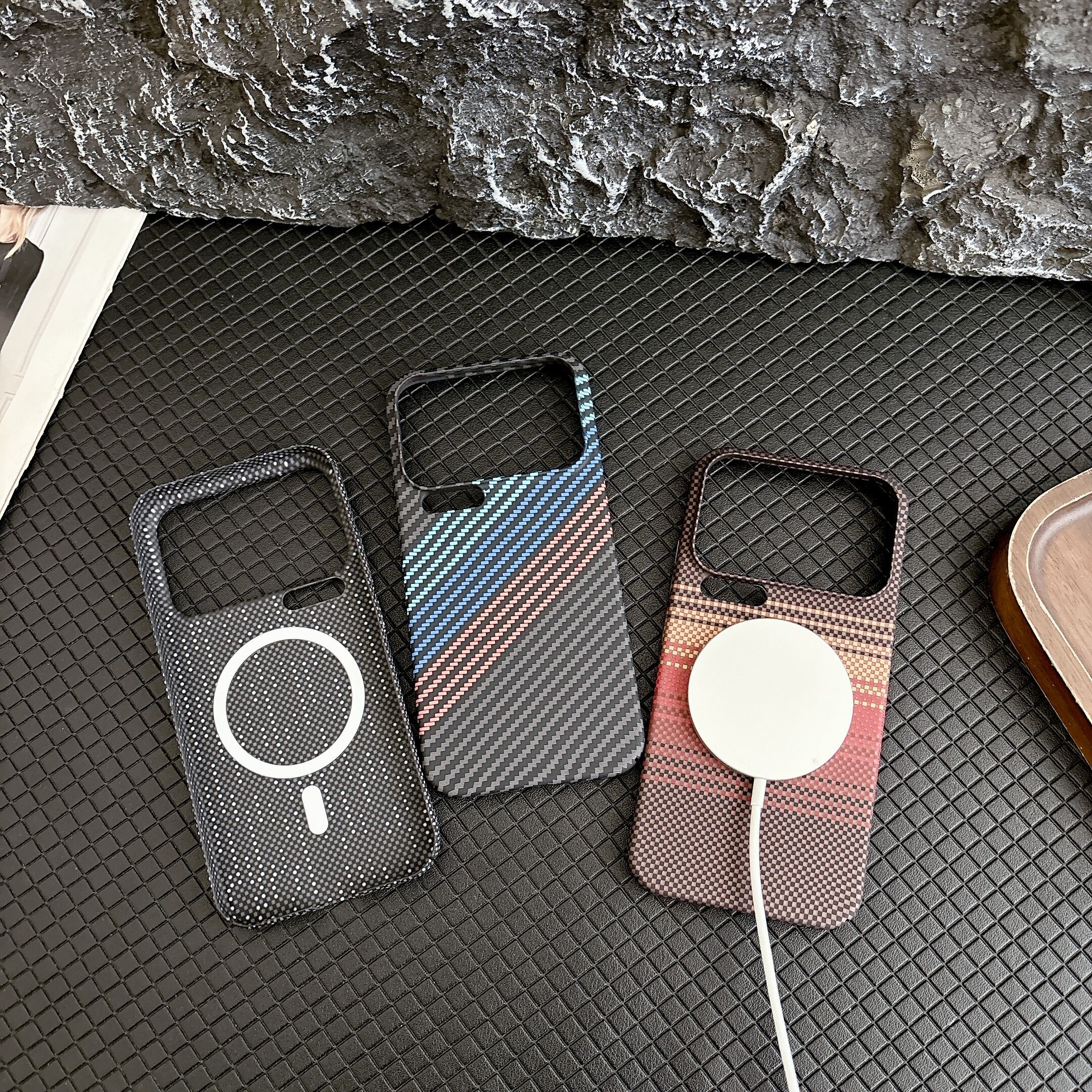 HODON Ultrathin Carbon Fiber Builtin Magnetic Phone Case For Xiaomi MI 17 15 14 13 Pro Ultra 15S Pro 17Pro Max Wireless Charge Cover