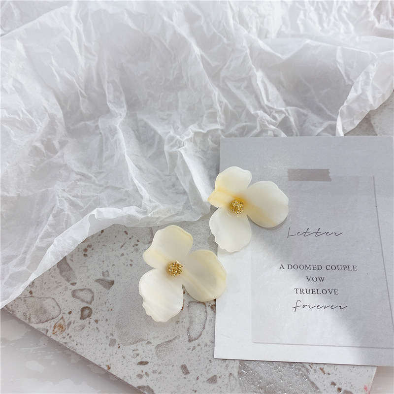 【Happy LifeStore】HUANZHI 2023 New Korean Irregular Acrylic Colorful Transparent Girls Metal Statet Petals Studs Wo