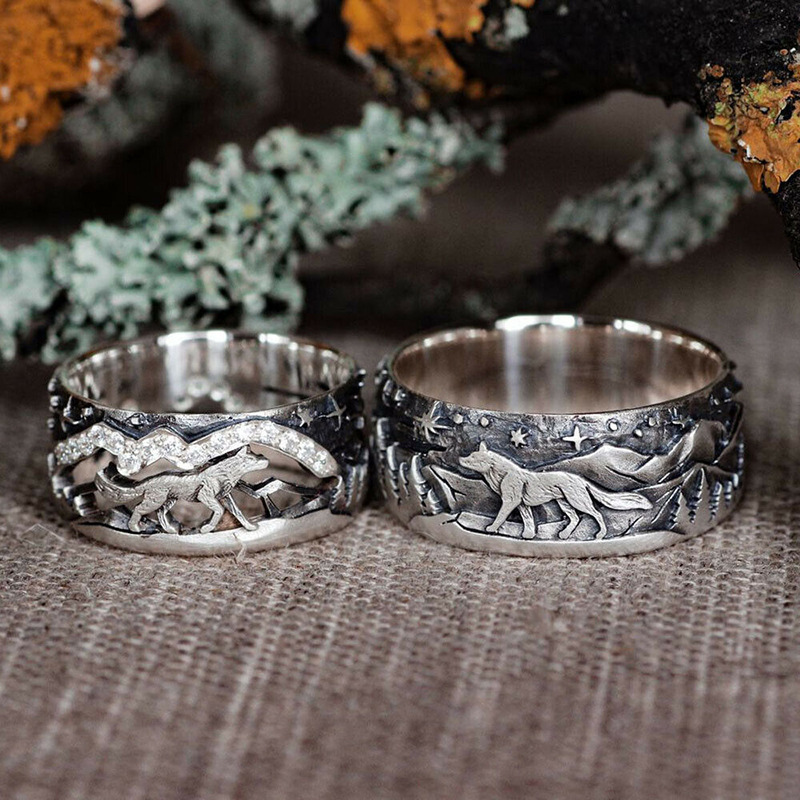 【New Arrivals】wish under the starry sky wolf men and women ring retro hand jewelry