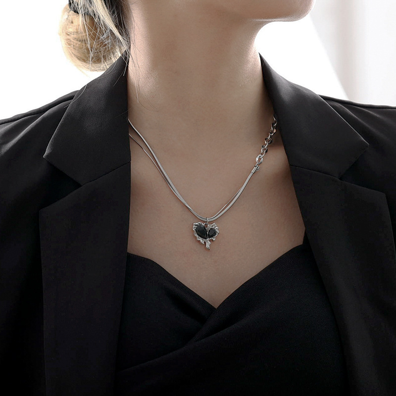 【Innovative Cool Spice Girl Black Diamond Love Necklace Women's Trendy Titanium Steel Color-free Double Overlapping Hip-hop Heart-shaped Clavicle Chain