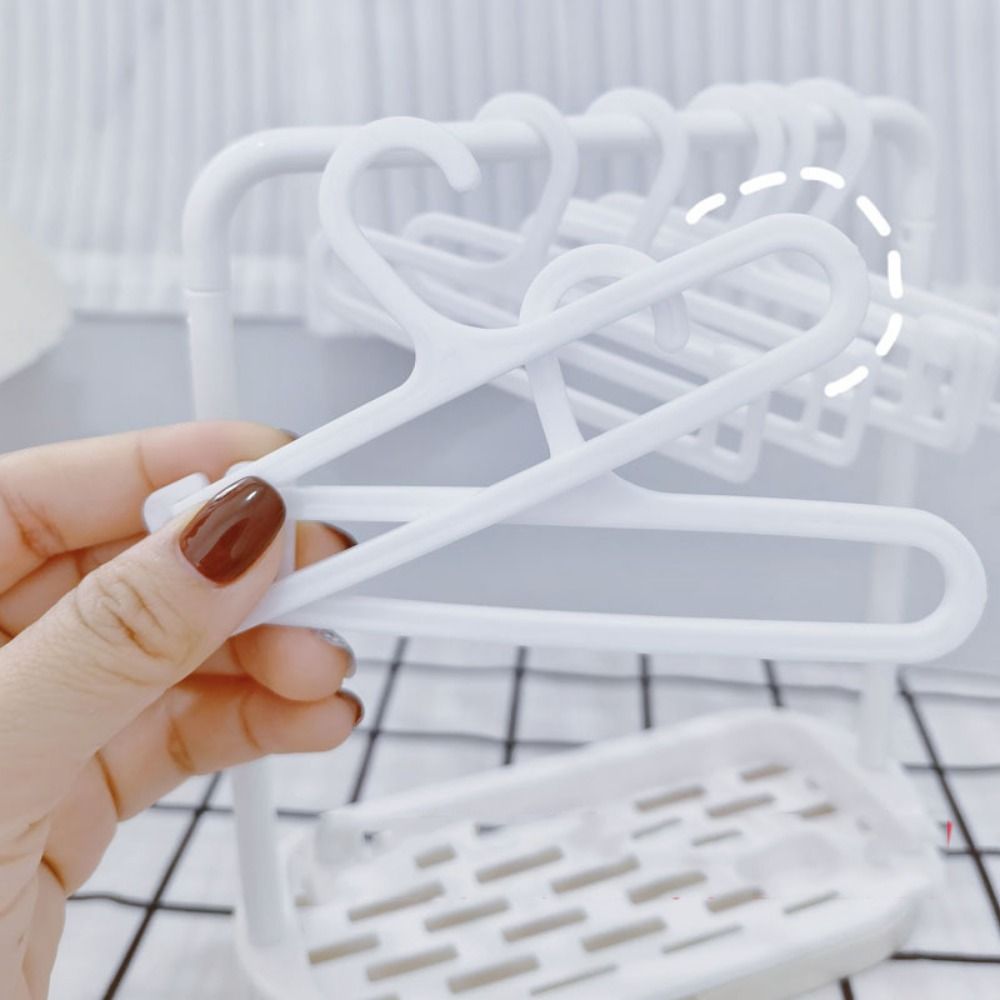 Mini Hangers Mini Doll Clothes Hanger Windproof Plastic Dolls Clothes Storage Rack Durable 4/6.5cm Doll Clothes Display Rack Dollhouse Furniture