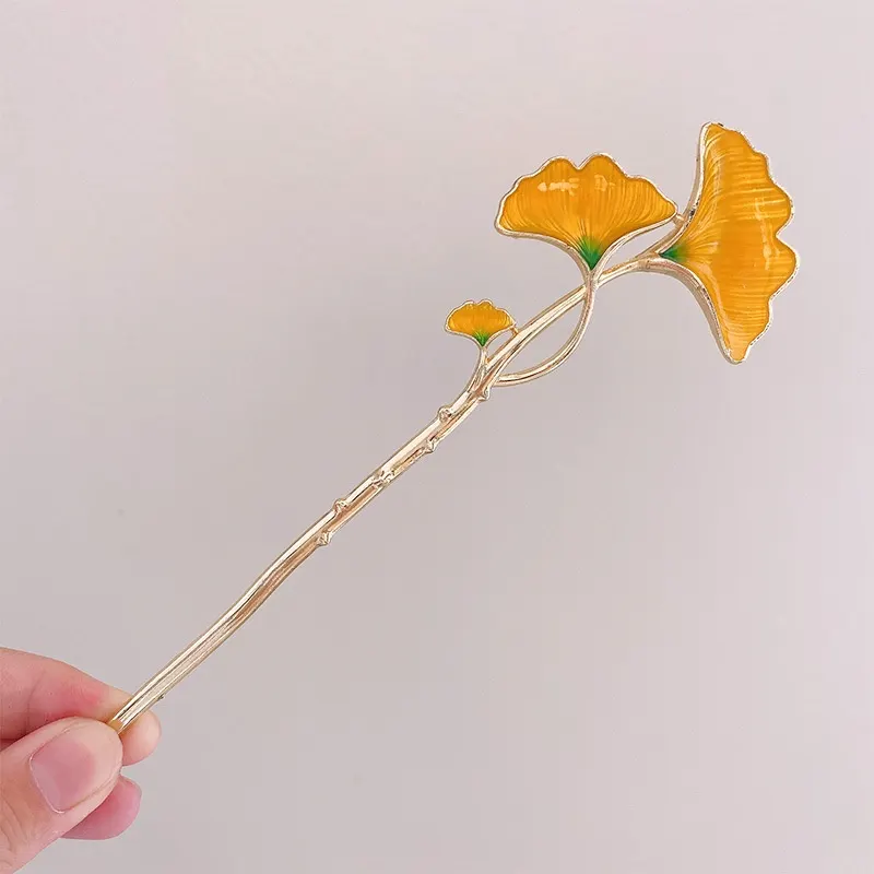 【Beautiful gemstone MALL】(New) 2023 new lengant Ginko enamel leaf hairpin golden metal hair accessories 17.5*5cm