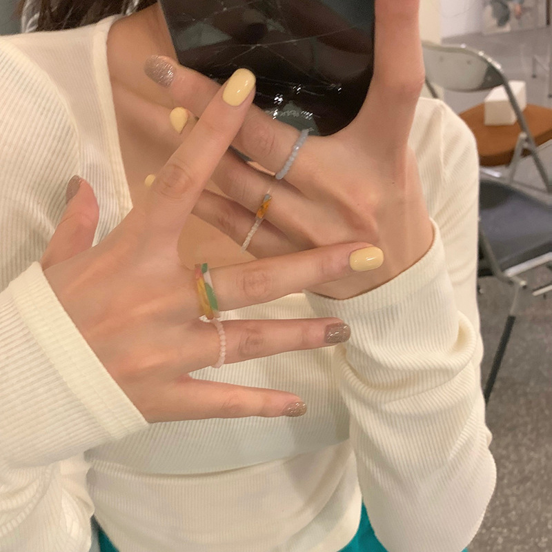 【Recently popular】Colorful Acrylic Acetic Acid Ring Women's Light Luxury Ins Niche Design Cool Style Distinctive Beaded Index Finger Ring