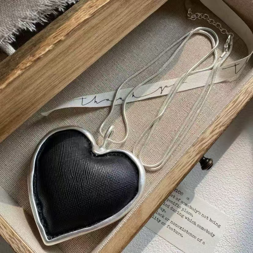 【Top Picks】New ladies pendant long sweater chain simple fashion personality high sense necklace big heart women