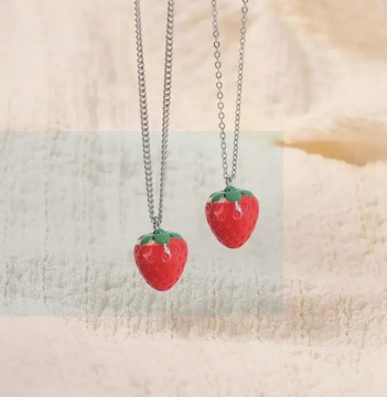 1 Piece WOW Sweet Strawberry Pendant Necklace Simple Resin Fruit Charm Neck Chain Jewelry (Best Gift For Girlfriend And Sisters)