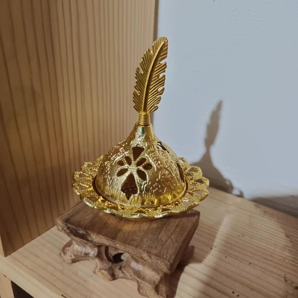 Creative Retro Style Alloy Metal Incense Burner Hollow Out Design Gold Color Gold Retro Censer Star Moon Pattern Home Decoration Star Moon Pattern Burner Living Room