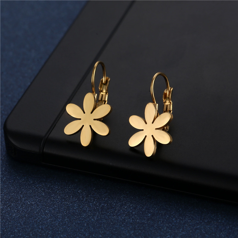 【Top-notch quality】Fresh and Sweet Daisy Earrings Stainless Steel Cute Hyun-ya Style French Hook Ear Buckle Earrings