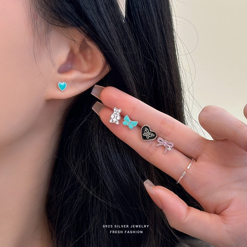 Korean version of fashion cute drip rubber stud earrings for women s925 sterling silver personality creative love bear bow earrings drop shipping